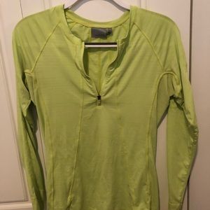 Athleta quarter zip top -M